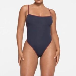 SKIMS Fits Everybody Bodysuit XS